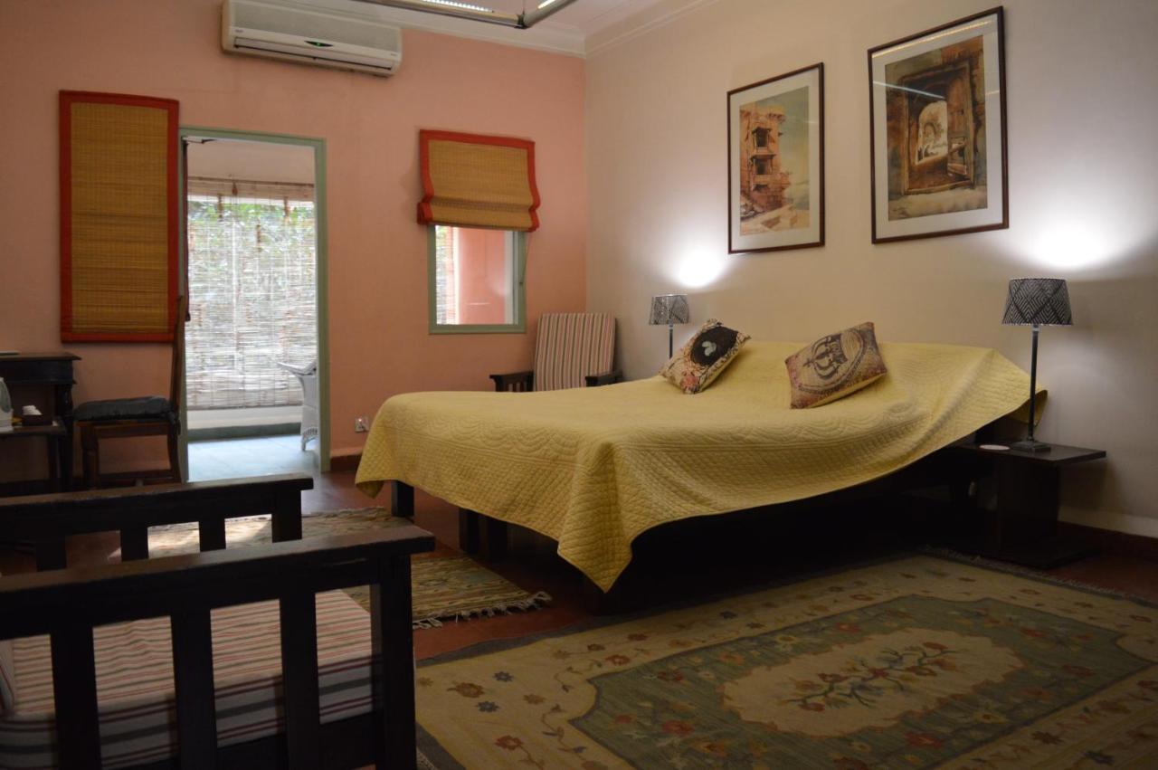 G 49 Bed & Breakfast New Delhi Eksteriør billede