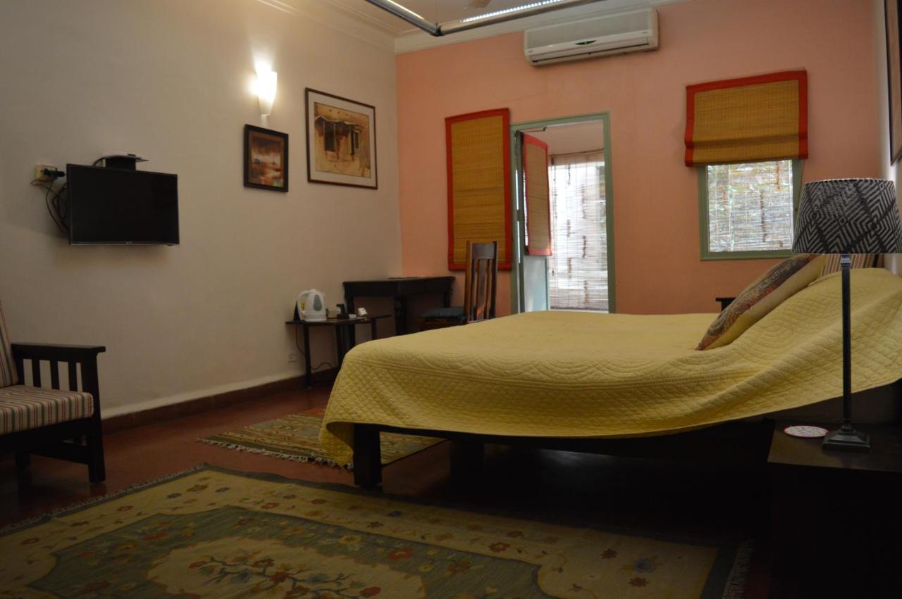 G 49 Bed & Breakfast New Delhi Eksteriør billede